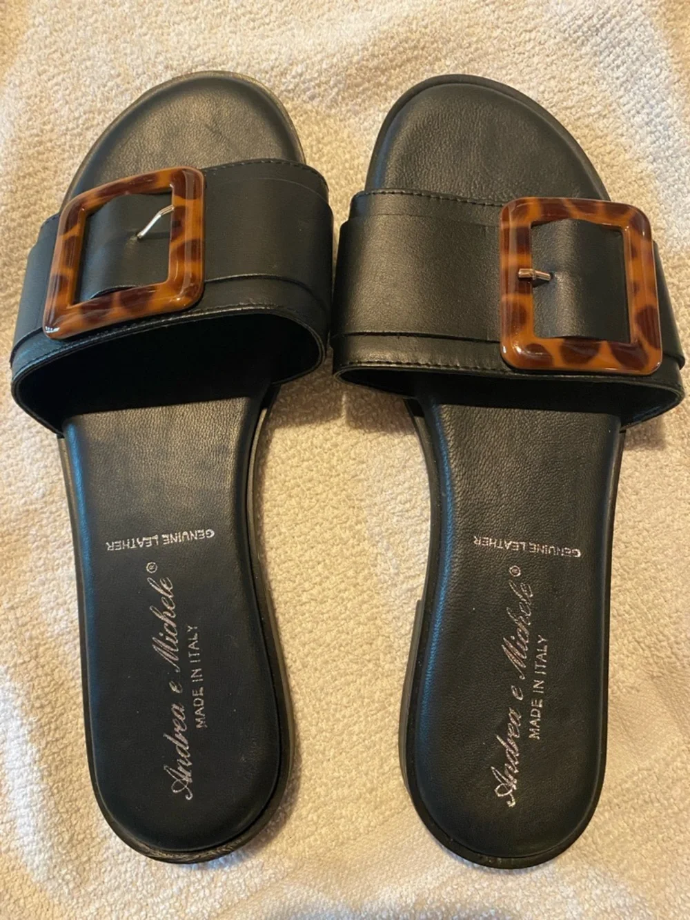 Black Leather Slide Sandals with Tortoiseshell Buckle size 8
SAN-17 - Picture 2 of 7